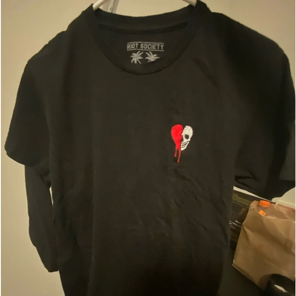 5 Tee Shirts , - Picture 5 of 5